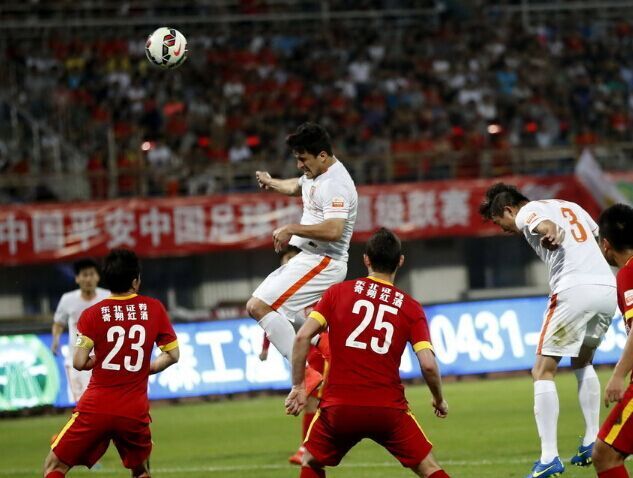 王大雷扑点野牛救主 鲁能2-1亚泰