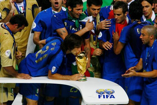 盘点皮尔洛生涯：米兰尤文绝对核心 06世界杯夺冠
