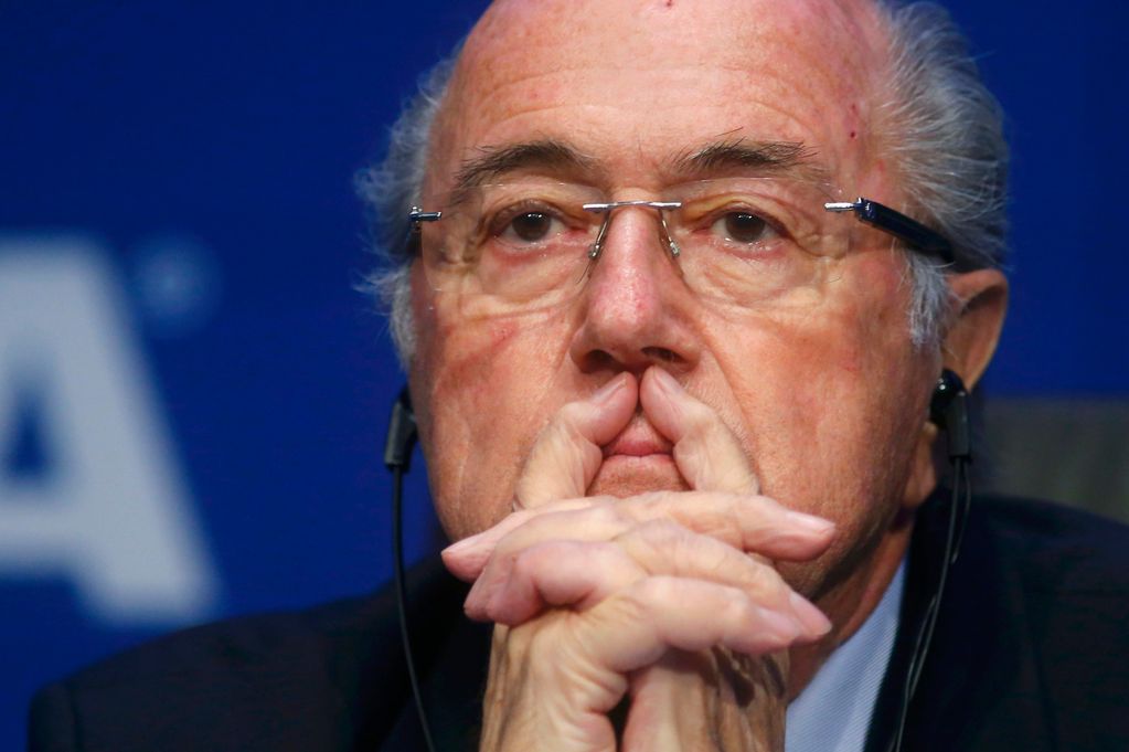 FIFA频现腐败丑闻，然而贝利力挺布拉特