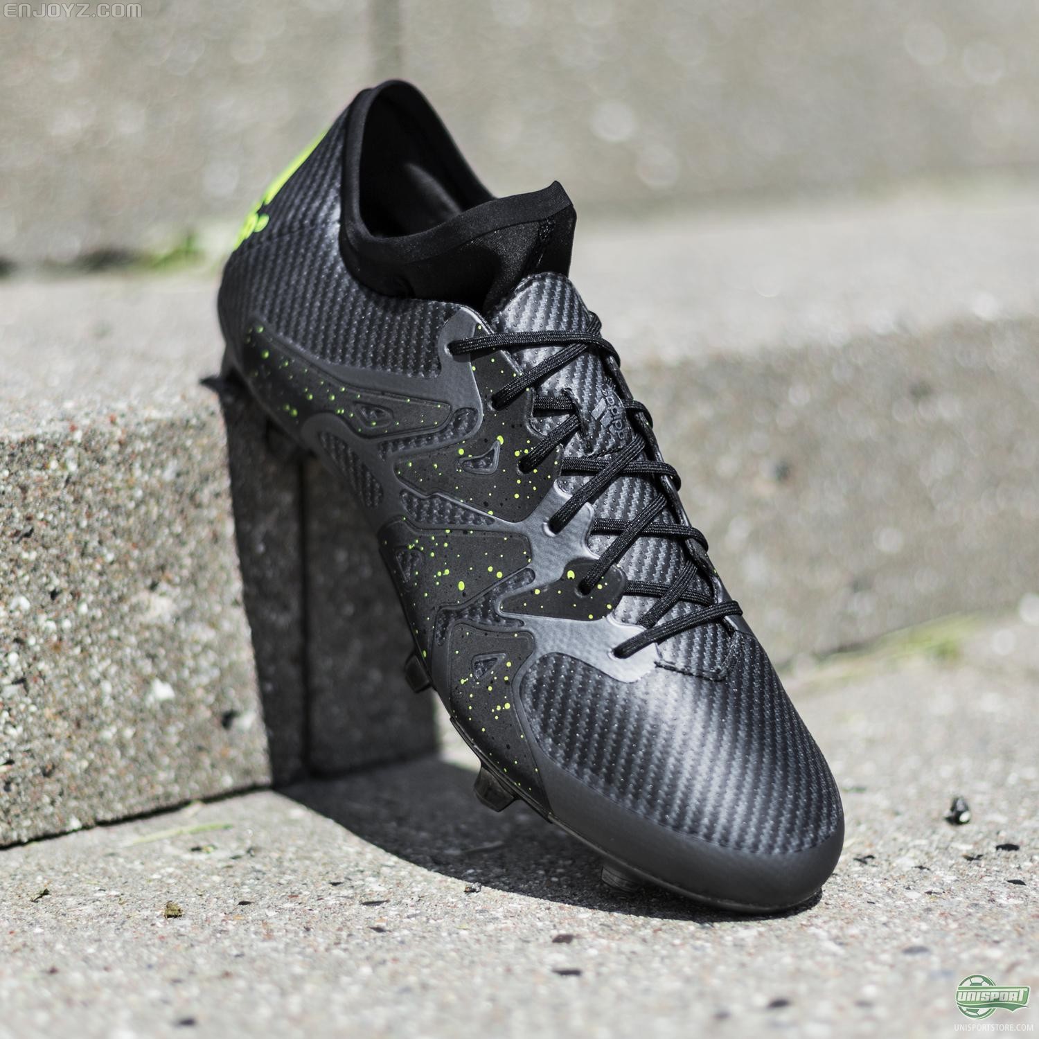 阿迪达斯全新黑绿+反光配色X15.1足球鞋赏析