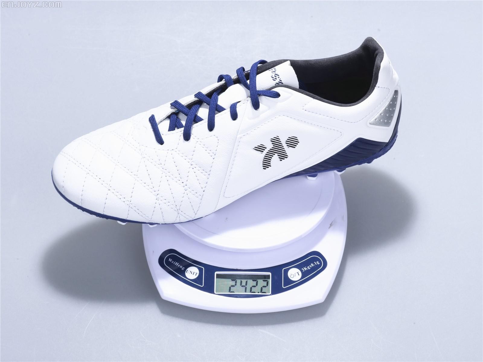 Kipsta Agility V2 700 AG 足球鞋静态评测