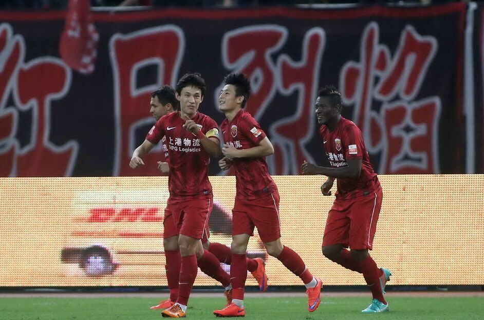 中超-武磊梅开二度拉蒙倒钩 上港2-1绿城登顶